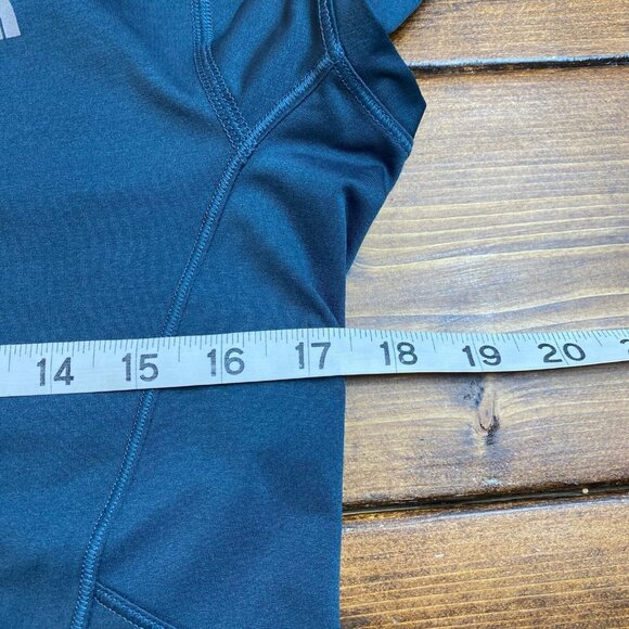 The North Face T-shirt Women's size Medium Short Sleeve Tee Blue - Picture 9 of 11